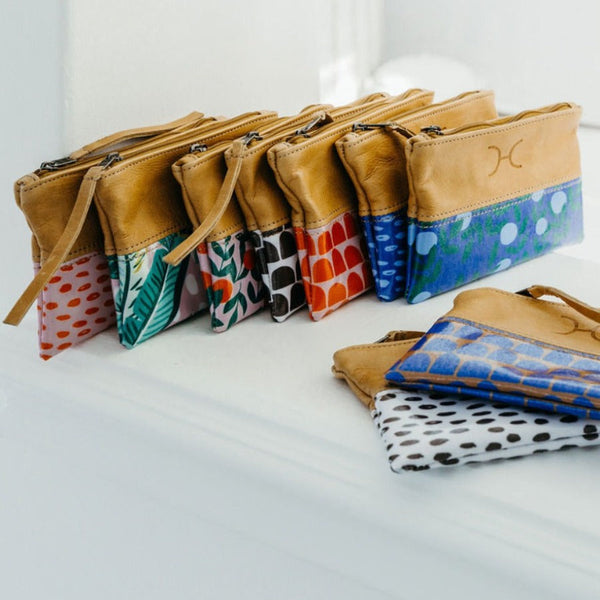 Pouch Laminated Fabric With Leather - Cheetah - Pink