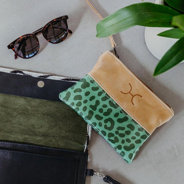 Pouch Laminated Fabric With Leather - Cheetah - Pink