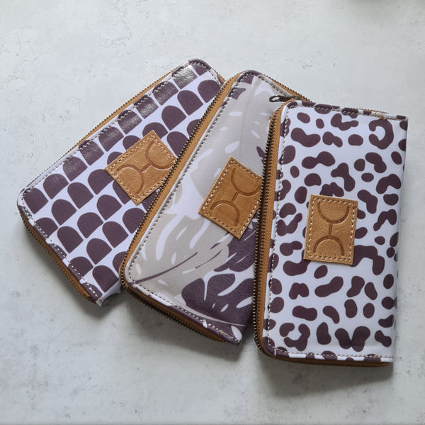 Ladies Large Purse - Laminated Fabric - Cheetah White