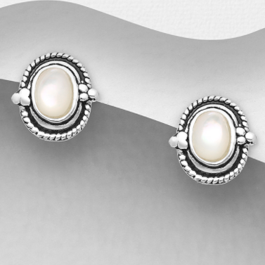 Sterling Silver Stud Earrings Decorated With Shell