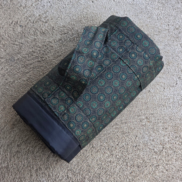 Shwe-Shwe Picnic Blankets - Black Green 1